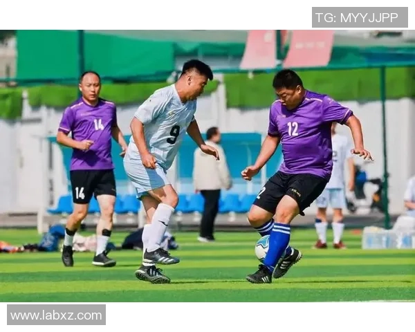 武汉足球队的拼搏历程与荣耀追寻:一段不屈的足球纪实之旅 武汉足球队的拼搏历程与荣耀追寻:一段不屈的足球纪实之旅